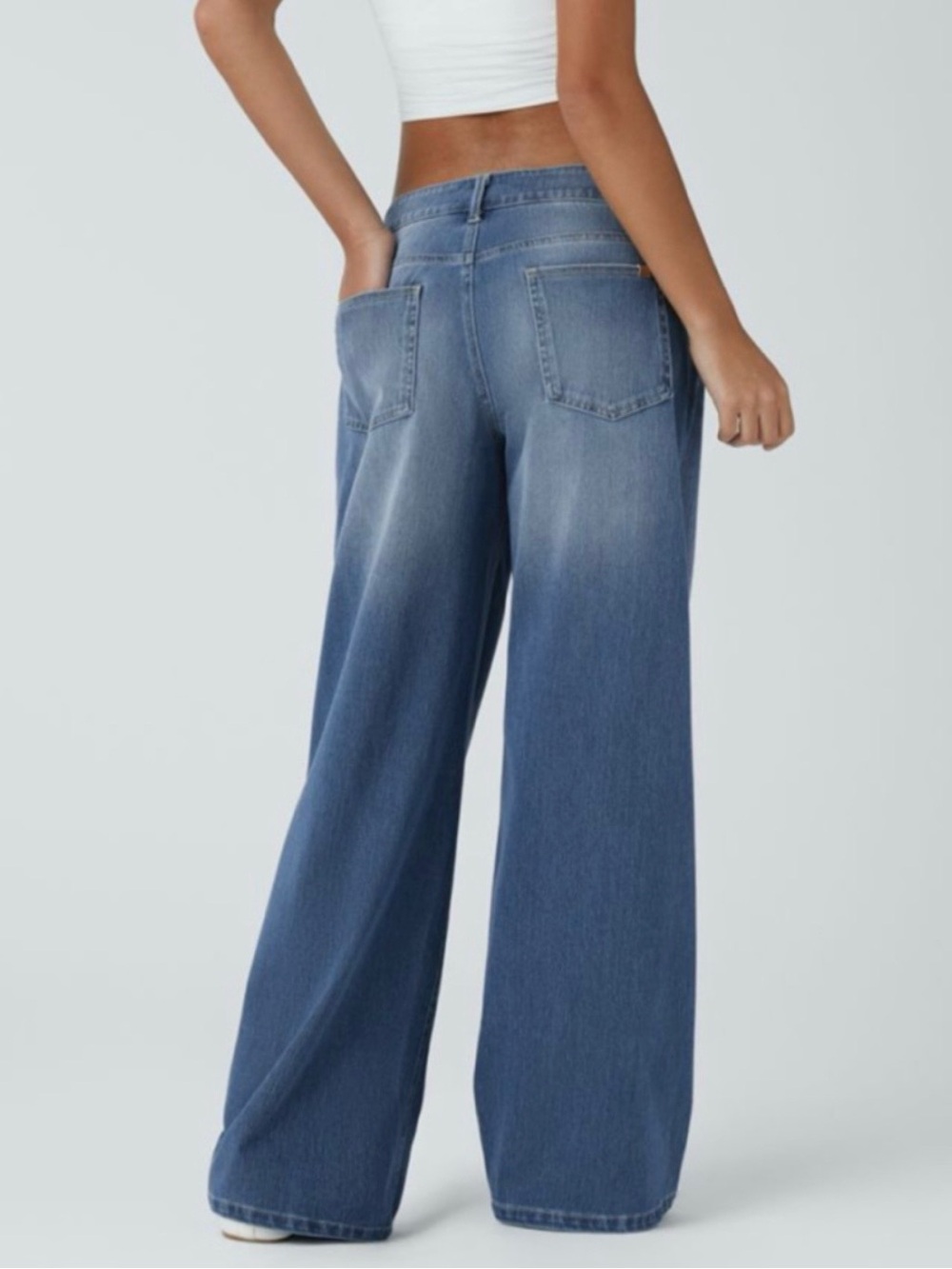 HALARA NWT large-tall Wide-Leg Jeans in Medium Blue Wash - Picture 2 of 8